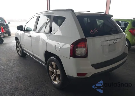 2016 Jeep Compass Sport z USA, uszkodzony, nr VIN 1C4NJCBA6GD641263